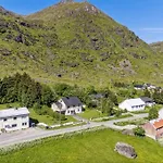 Large House In Quiet&spectacular Surroundings Сasa de vacaciones Vestvagoy