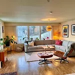 Large House In Quiet&spectacular Surroundings * Vestvagoy
