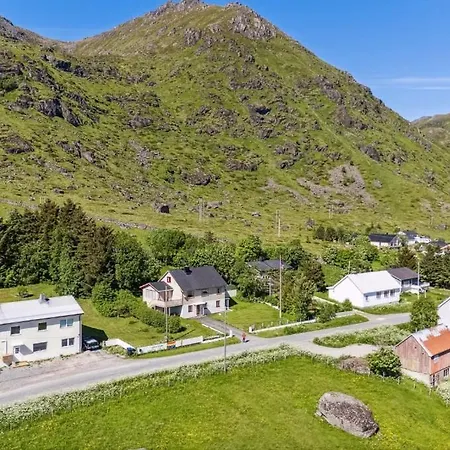 Large House In Quiet And Spectacular Surroundings Ferienhaus Vestvagoy